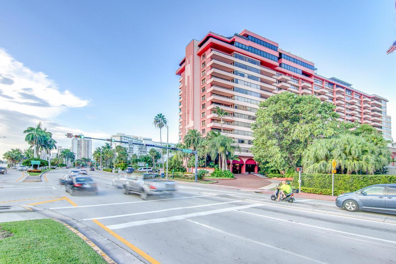 The Alexander: Miami Beach Apartment Room photo