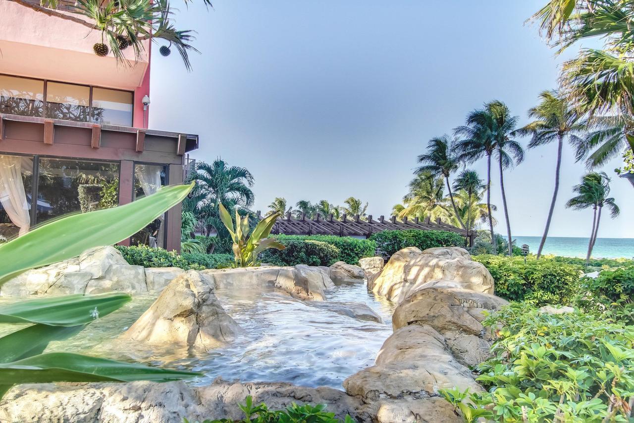 The Alexander: Miami Beach Apartment Room photo
